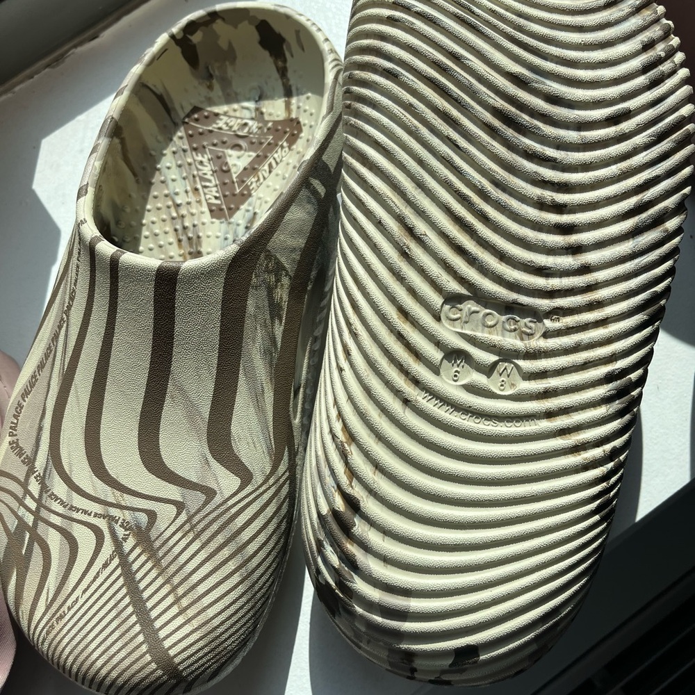 LIMITED EDITION PALACE CROCS. - Picture 5 of 7